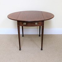 GEORGIAN PEMBROKE TABLE